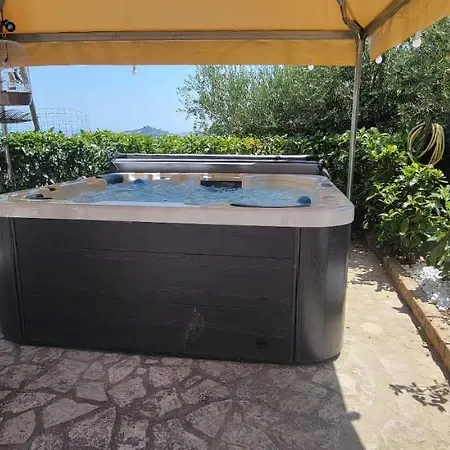 Alojamento de Acomodação e Pequeno-almoço La Terrazza Motta *