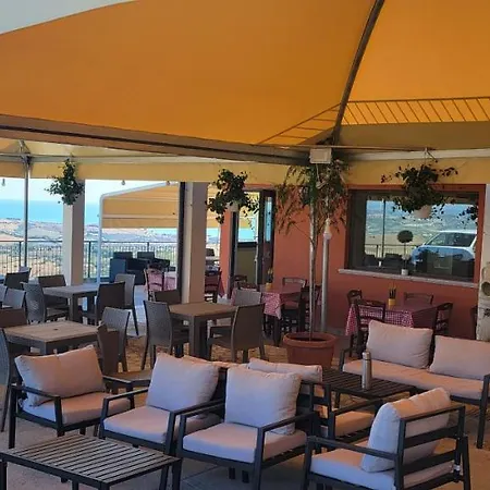 La Terrazza Motta Couette-café Atri