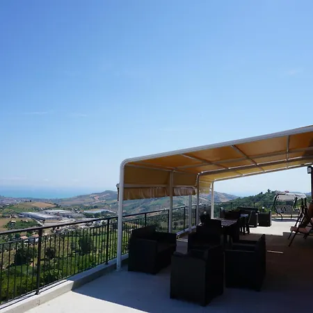 La Terrazza Motta Couette-café *