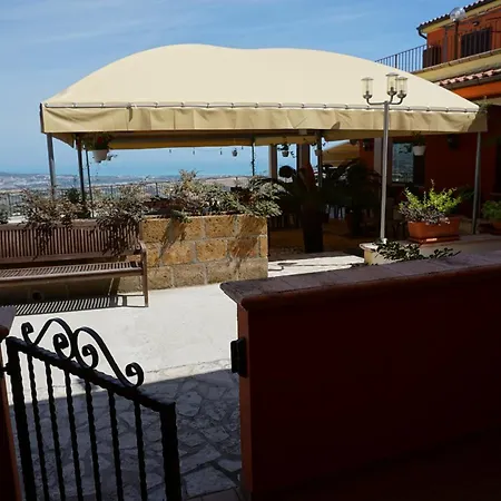 La Terrazza Motta Couette-café *
