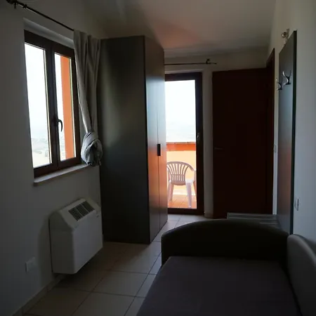 Alojamento de Acomodação e Pequeno-almoço La Terrazza Motta *